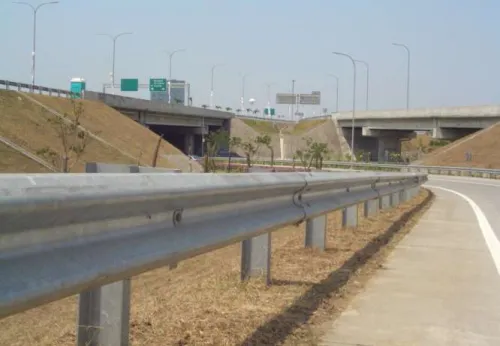Besi Baja Rel Pengaman (Guard Rail) 1 gambar1